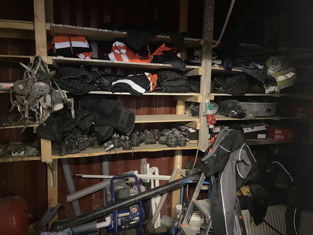 B-1325, 3920 Qaqortoq