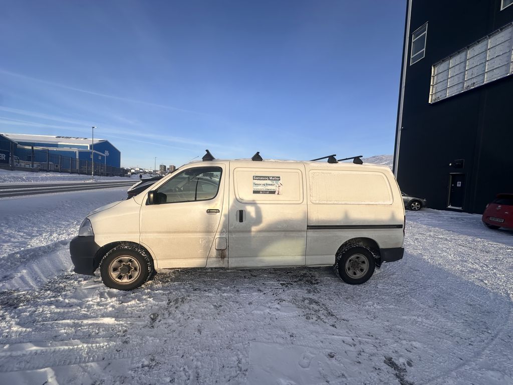 Toyota Hiace 4WD 2011