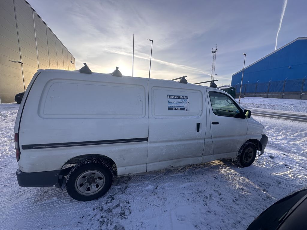 Toyota Hiace 4WD 2011