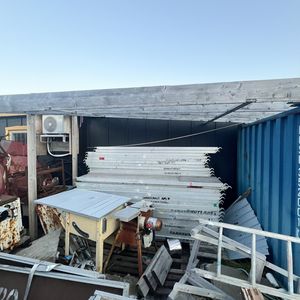Blå 20 fods Container  M/ stillads ( nr. 8 )