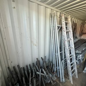 Blå 20 fods Container  M/ stillads ( nr. 8 )