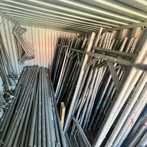 Blå 20 fods Container  M/ stillads ( nr. 8 )