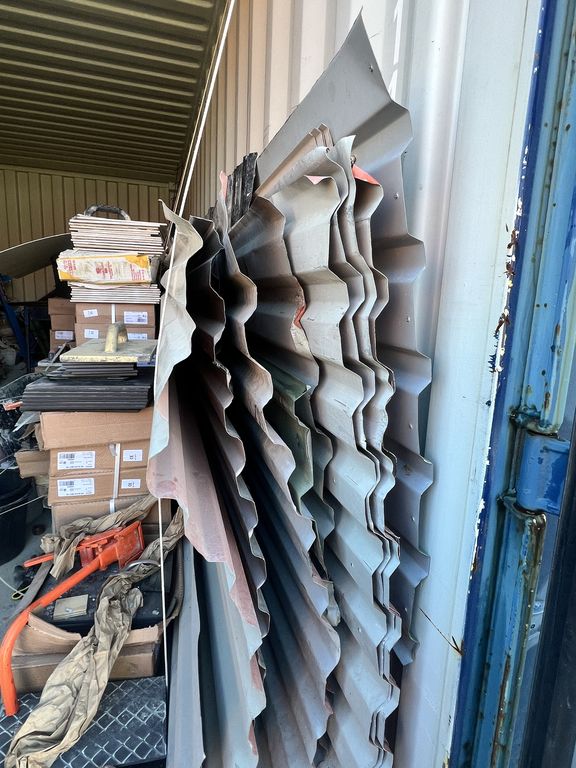 Blå 20 fods container M/mureudstyr ( Nr 10 )