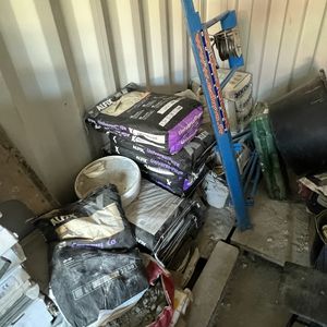 Blå 20 fods container M/mureudstyr ( Nr 10 )