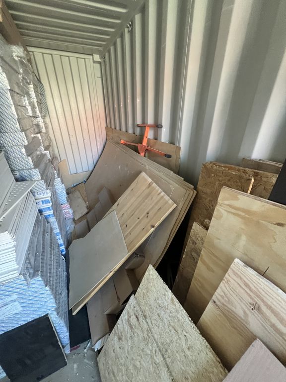 Blå 20 fods container M/ plader  ( nr 6 )