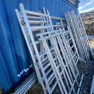 Blå 20 fods Container  M/ stillads ( nr. 8 )