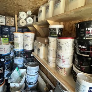 Grå 20 fods container M/ maler udstyr