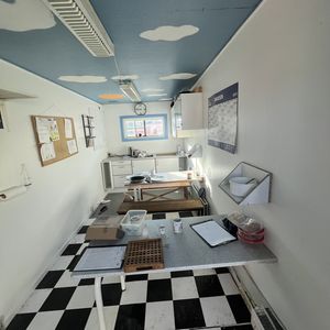 Grå 20 fods Kaffecontainer M/indhold