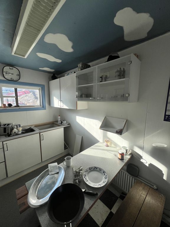 Grå 20 fods Kaffecontainer M/indhold