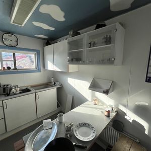 Grå 20 fods Kaffecontainer M/indhold