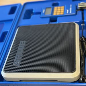 VALUE elektronisk kølemiddelvejeskål model VES-100A.