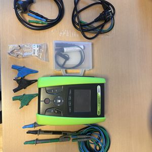 elektrisk installations- og sikkerhedstester-sæt.