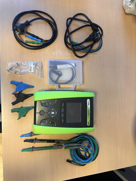elektrisk installations- og sikkerhedstester-sæt.