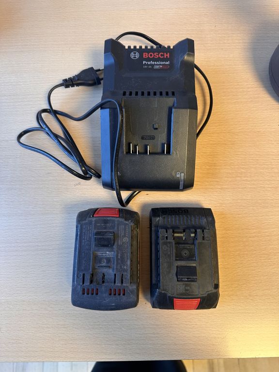 BOSCH  18V batteriladesæt